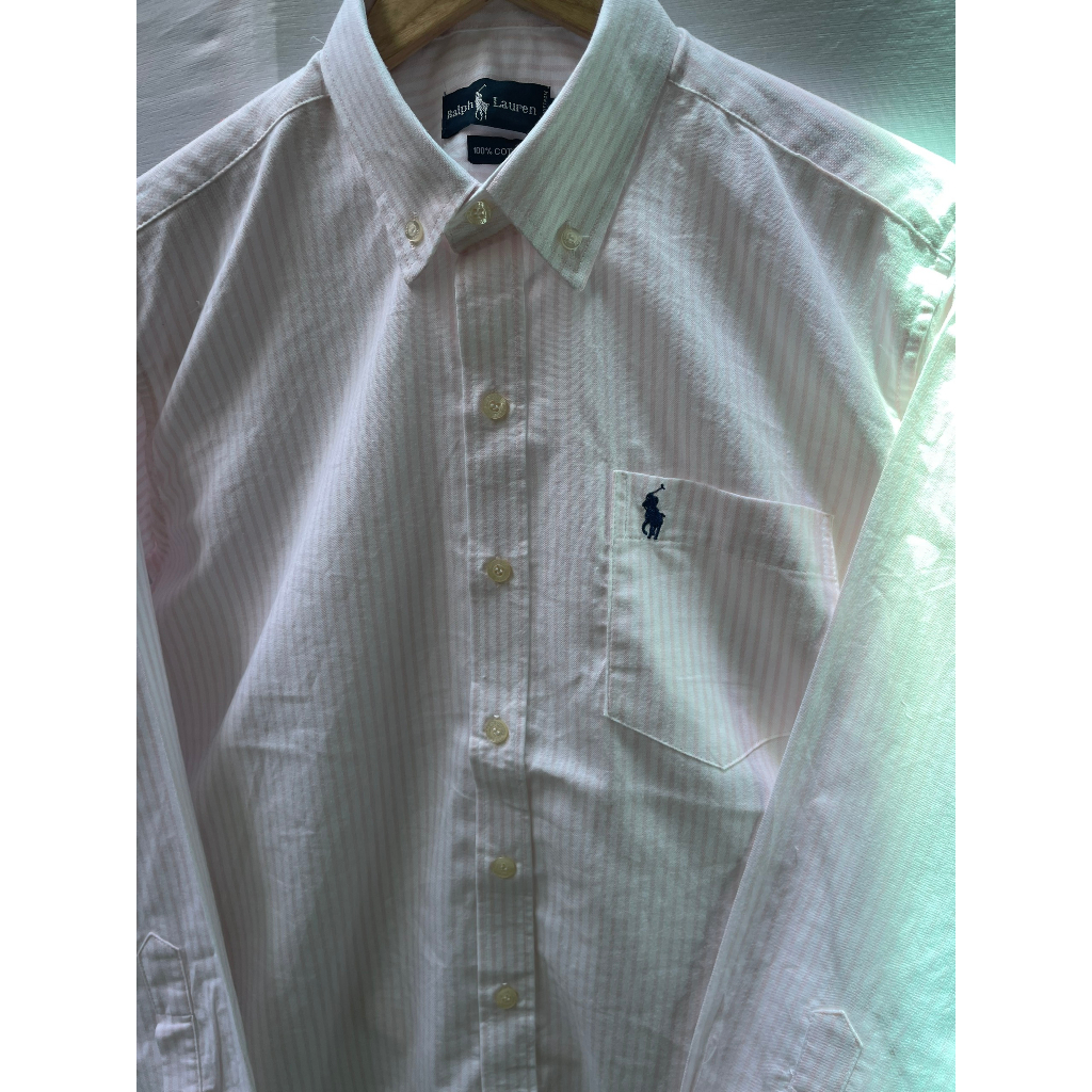 ÁO SƠMI NAM,NỮ VẢI OXFORD NỈ 100% COTTON, TAY DÀI, CÓ TÚI, DÁNG PHONG CÁCH CHÂU, MÀU HỒNG NHẠT SỌC TRẮNG.