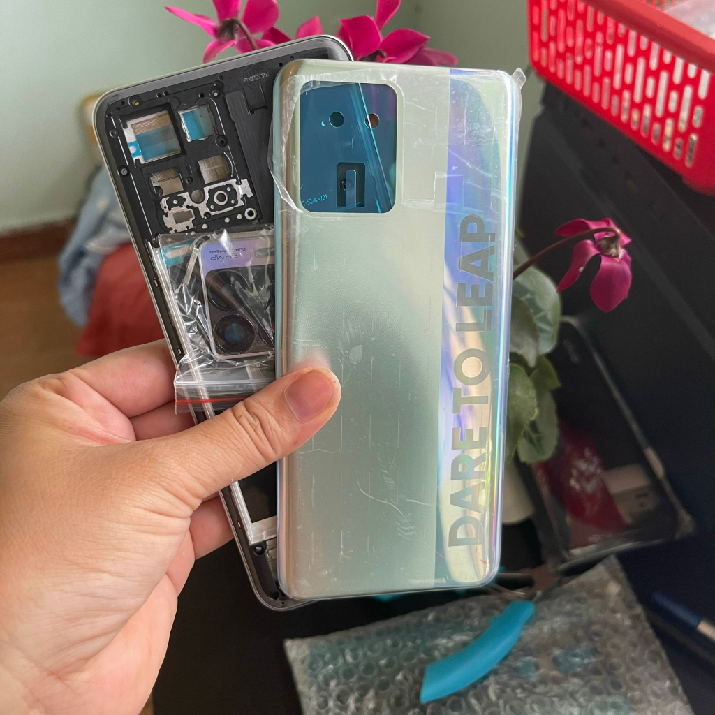 Bộ vỏ realme 8 realme 8 pro zin có kính cam