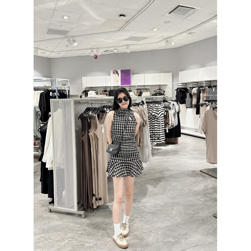 Váy kẻ sát nách