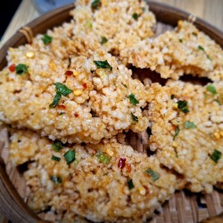 Cơm cháy mắm hành không chà bông.