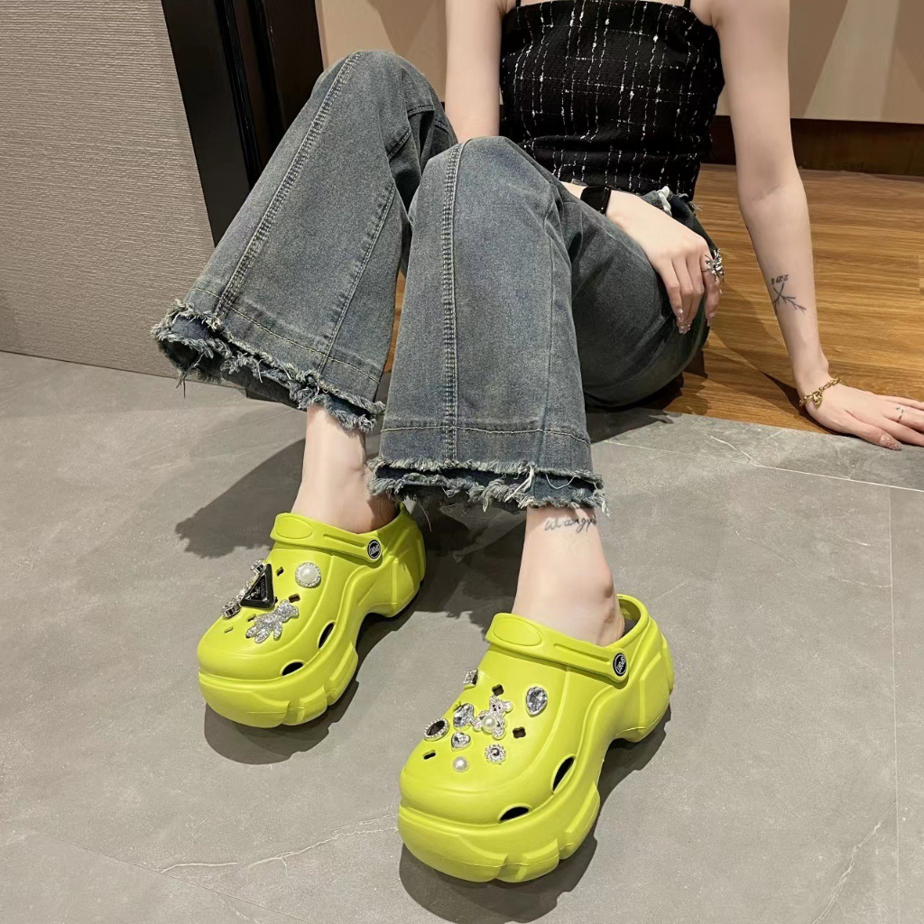 Dép cross sục bánh mì nữ đế độn siêu nhẹ tặng kèm STICKER Gấu đá