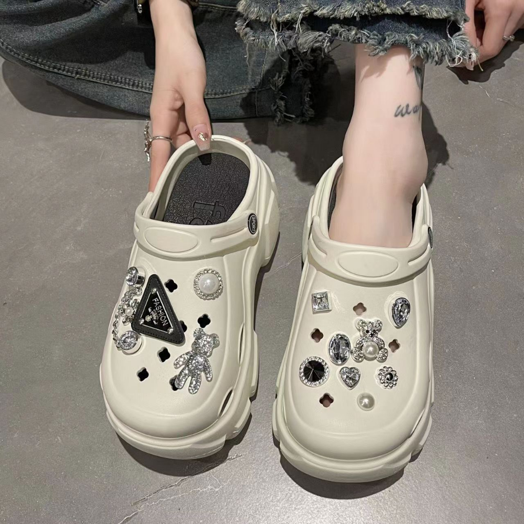 Dép cross sục bánh mì nữ đế độn siêu nhẹ tặng kèm STICKER Gấu đá