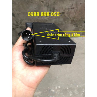 Sạc 42v 2a cho xe điện dùng pin 36v chân tròn 3 kim to