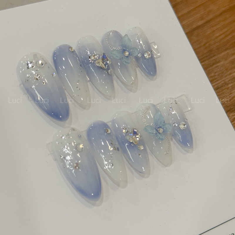 Nailbox thiết kế L049 y2k màu xanh gắn đá charm ombre luci.nailbox