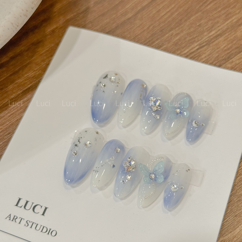 Nailbox thiết kế L049 y2k màu xanh gắn đá charm ombre luci.nailbox