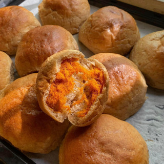 Bánh mì nguyên cám nhân ruốc gà