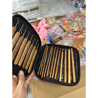Bộ kim móc cán gỗ