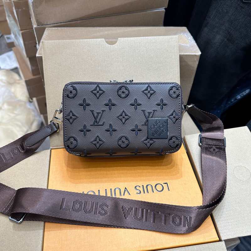 Túi Da Nam Hoạ Tiết Đeo Chéo Phom Hộp Bản Siêu Cấp Màu Xu Hướng Dành Cho Giới Trẻ