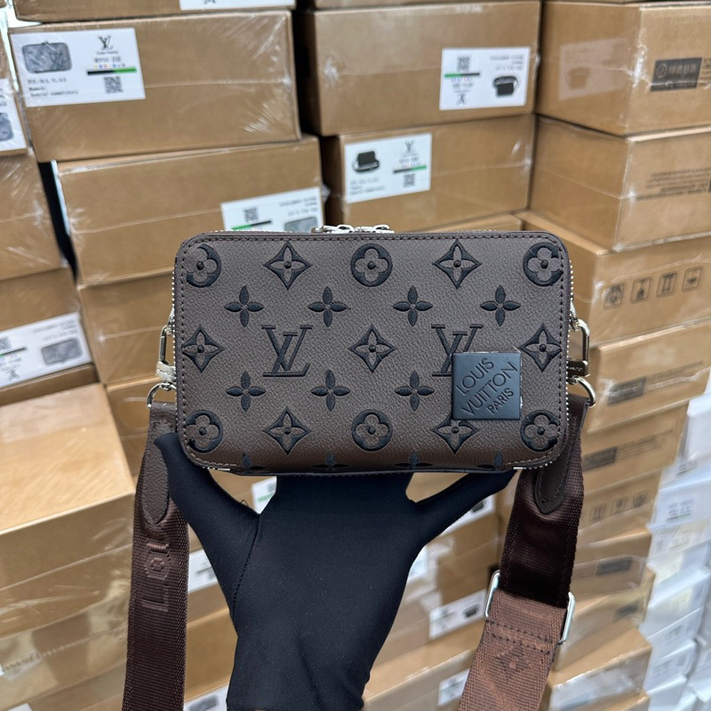 Túi Da Nam Hoạ Tiết Đeo Chéo Phom Hộp Bản Siêu Cấp Màu Xu Hướng Dành Cho Giới Trẻ