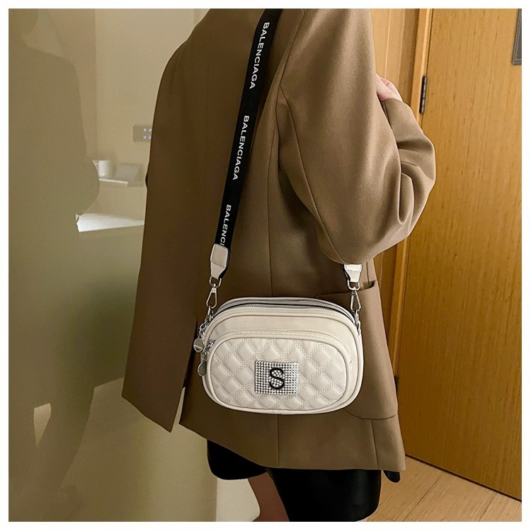 Túi đeo chéo nữ túi ba ngăn mặt trước thêu phối mác chữ S thời trang Hàn Quốc DC0146