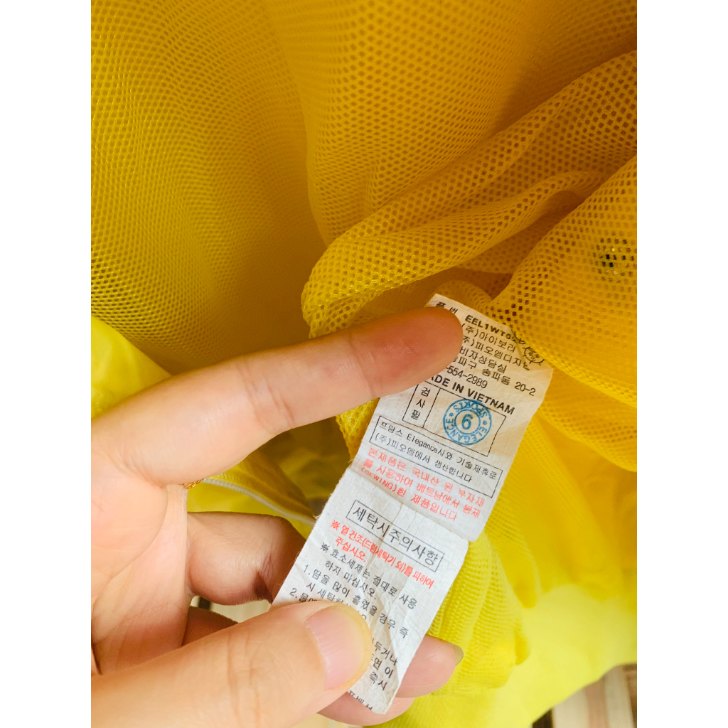 Áo khoác dù vàng sáng hiệu Elegance Sports