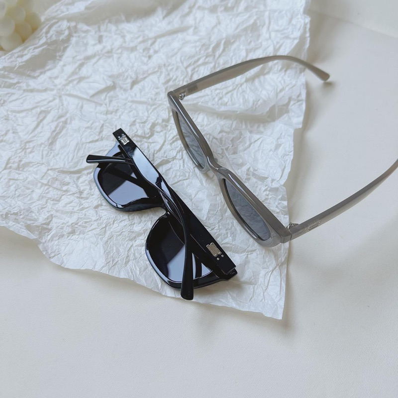 Kính mát nhựa vuông nhỏ retro GM chân : 2 ô kim loại 19339