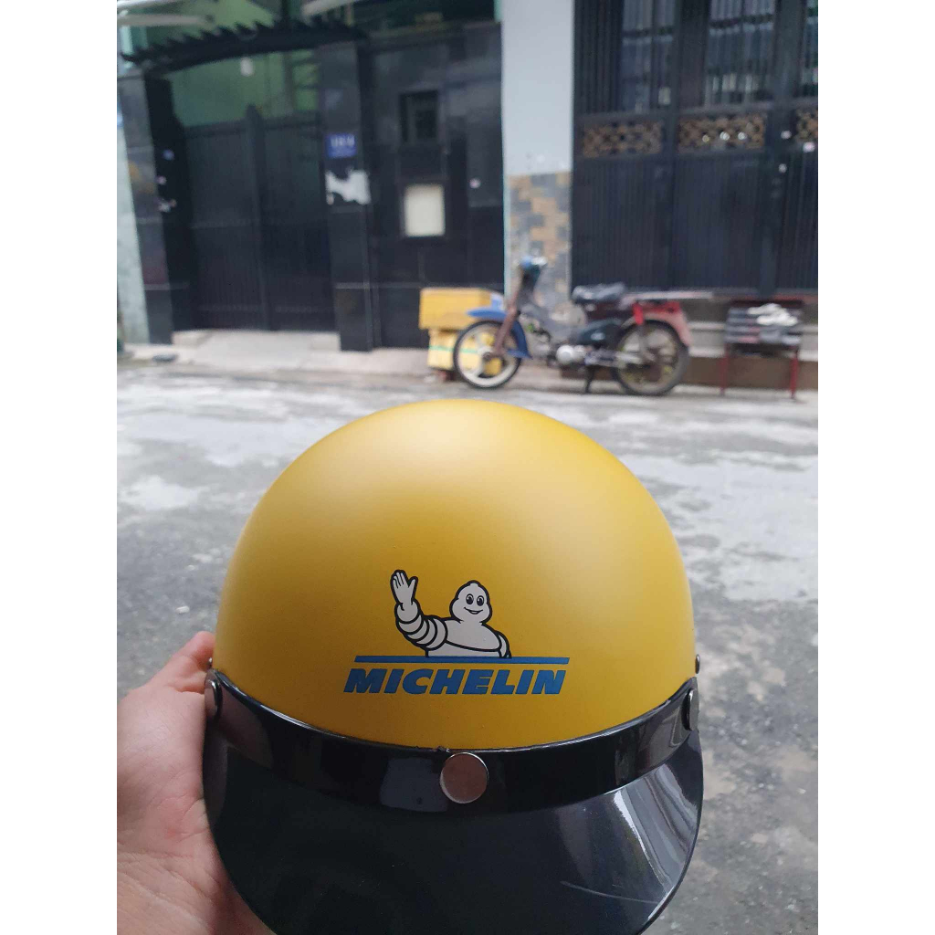 Mũ bảo hiểm  Michelin màu vàng