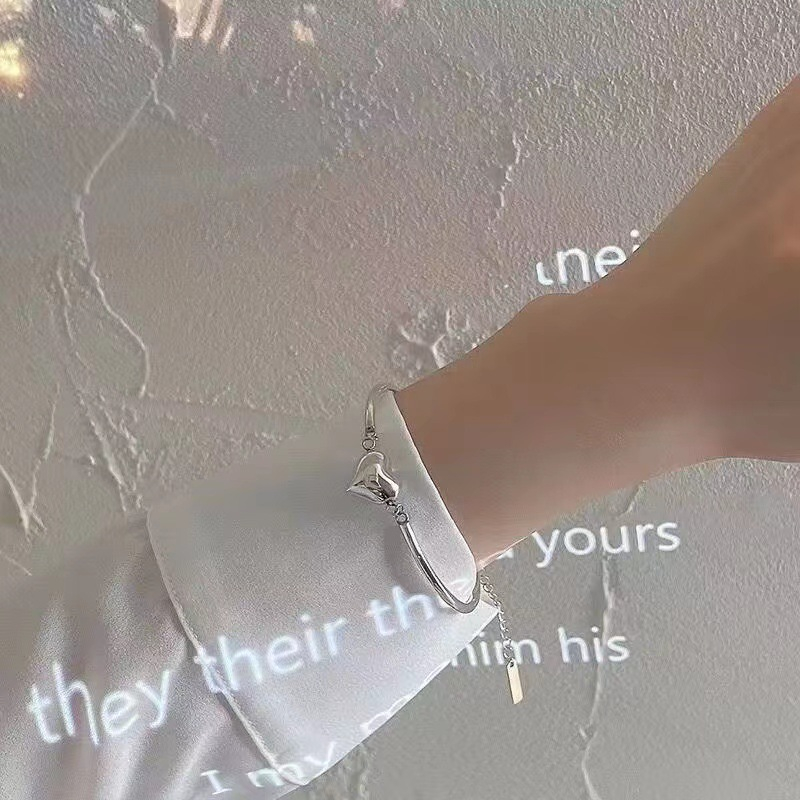 Vòng tay trái tim nữ tình yêu lắc cứng đơn giản sang trọng