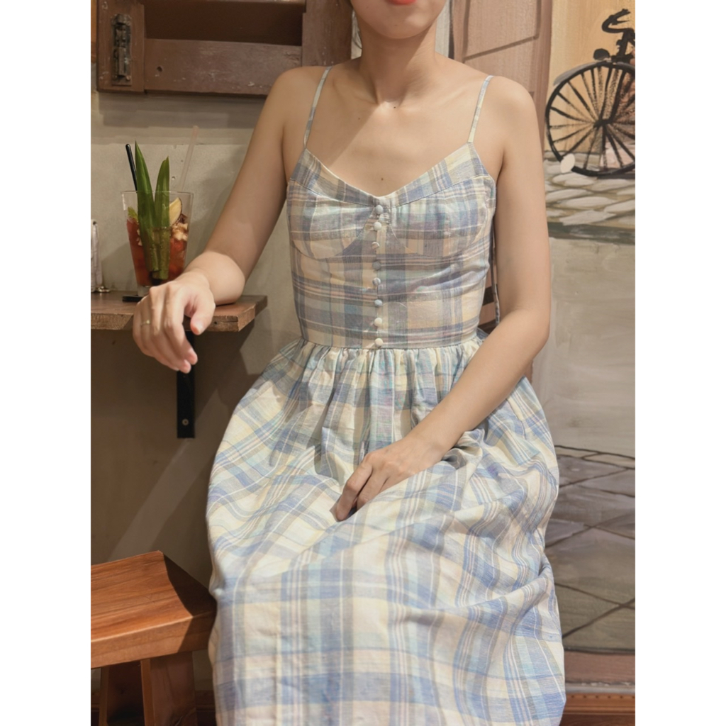 Váy hai dây dễ thương