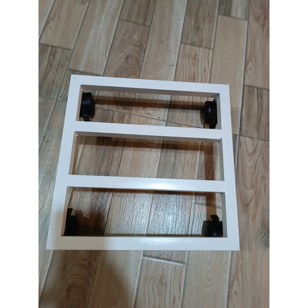 Đế lót chậu cây hình vuông 30/40cm có bánh xe màu Đen và Trắng