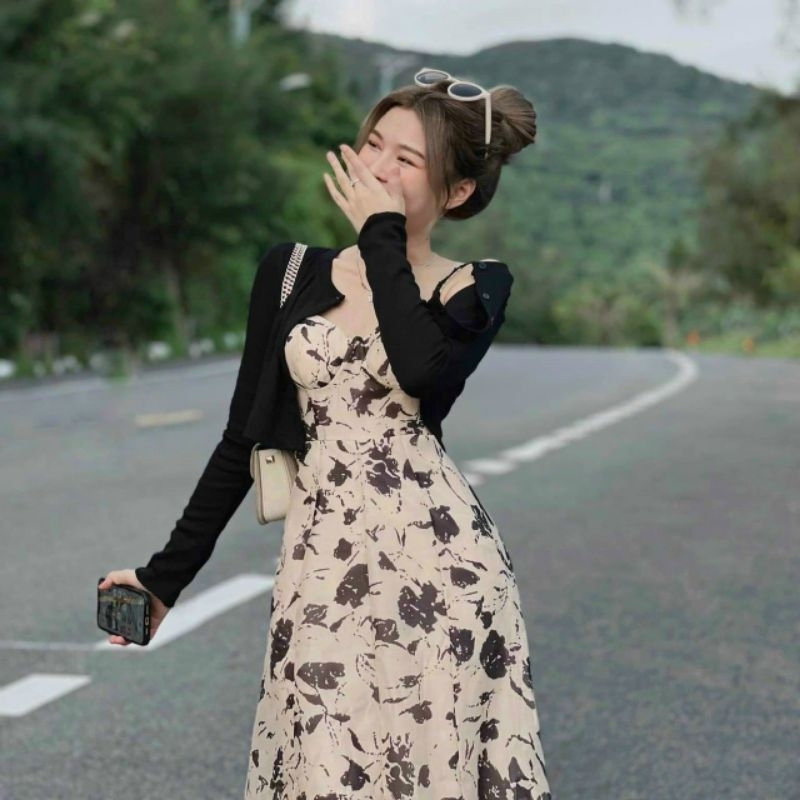 Đầm 2 dây mặc đi biển chất vải lụa mặt mùa hè mát mẻ kem áo khoác thun gân dài tay,