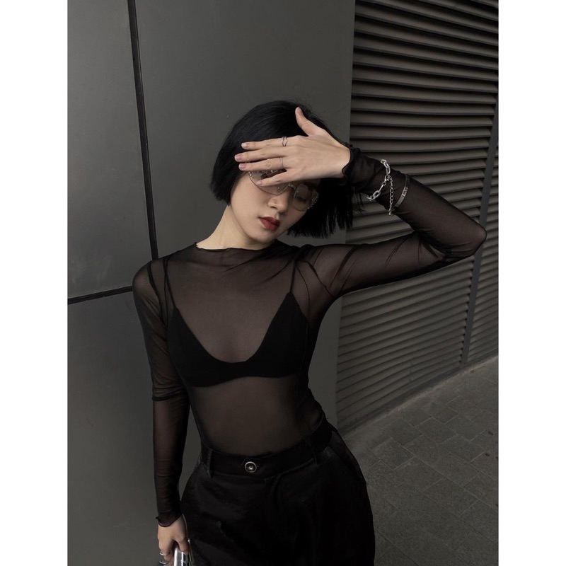 Áo lưới H&M kiểu croptop dài tay mặc đi đu Blackpink