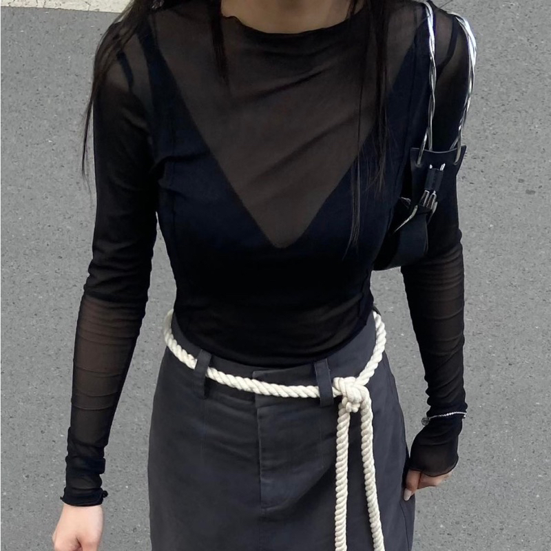 Áo lưới H&M kiểu croptop dài tay mặc đi đu Blackpink