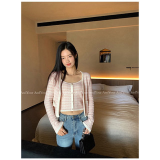 Set áo cardigan kẻ kèm áo dây len mỏng Pusumede - S165