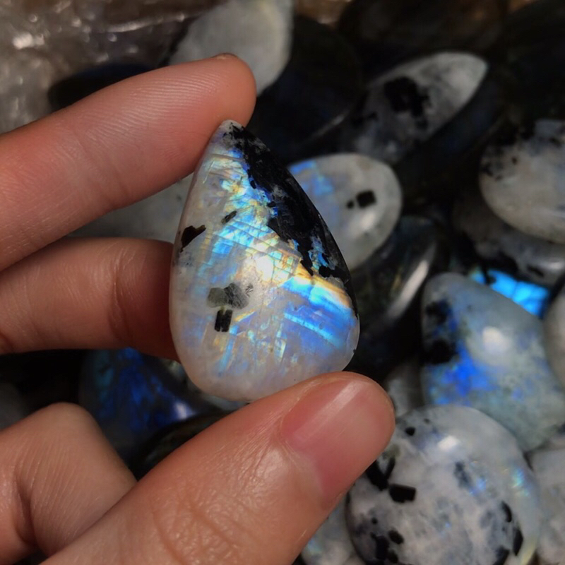 Mặt đá mặt trăng Moonstone cộng sinh black tour sưu tầm, làm handmade