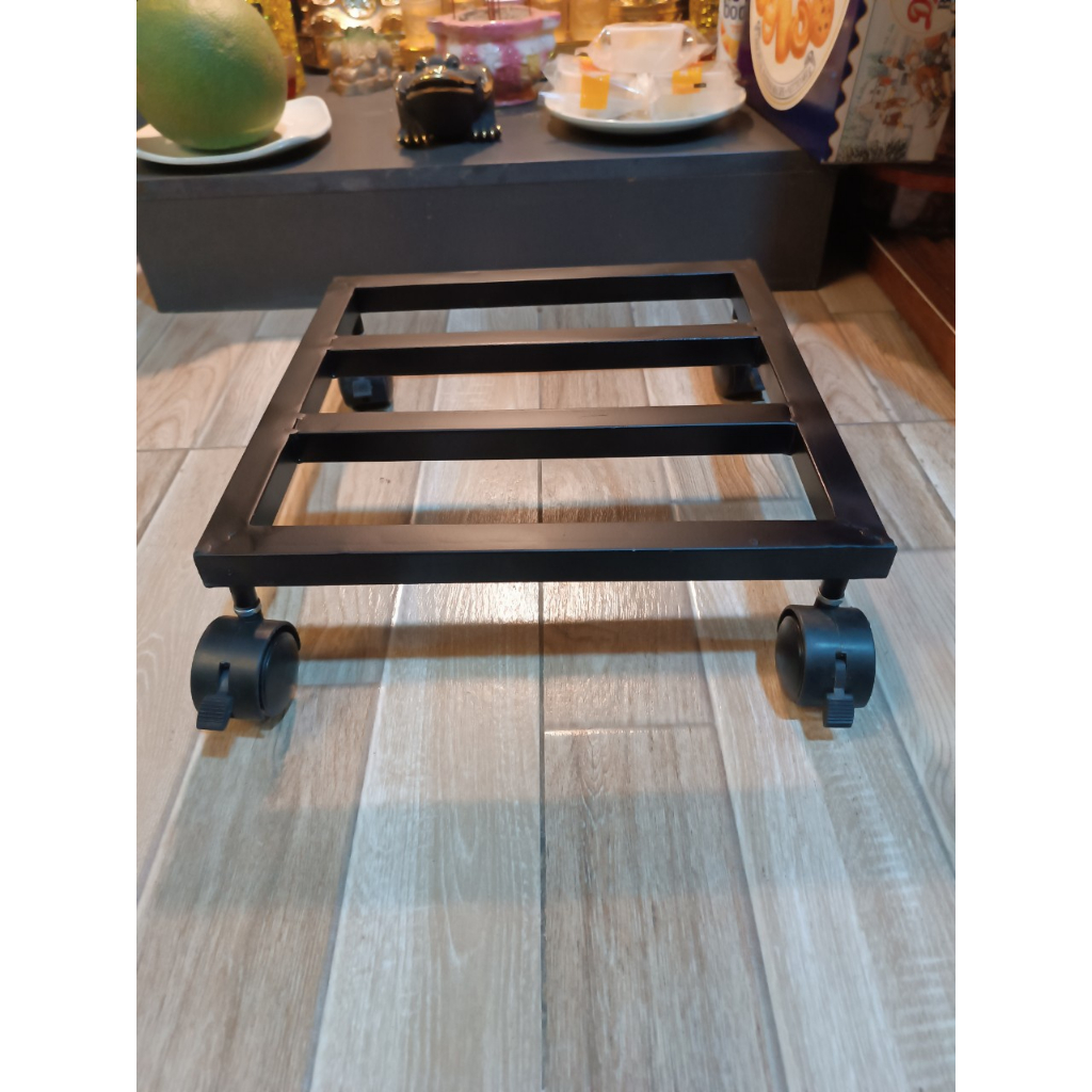 Đế lót chậu cây hình vuông 30/40cm có bánh xe màu Đen và Trắng