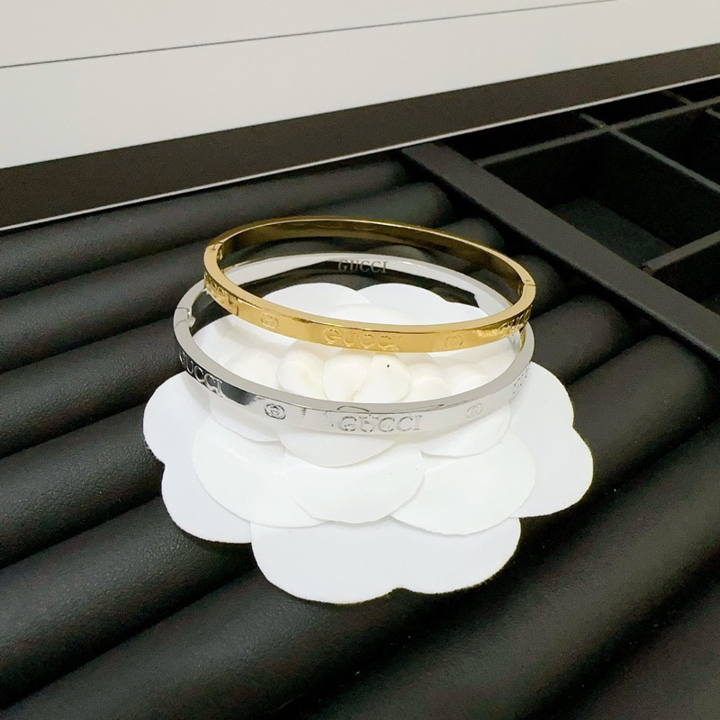 Lắc tay,vòng tay titan đính đá