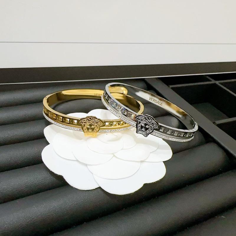 Lắc tay,vòng tay titan đính đá