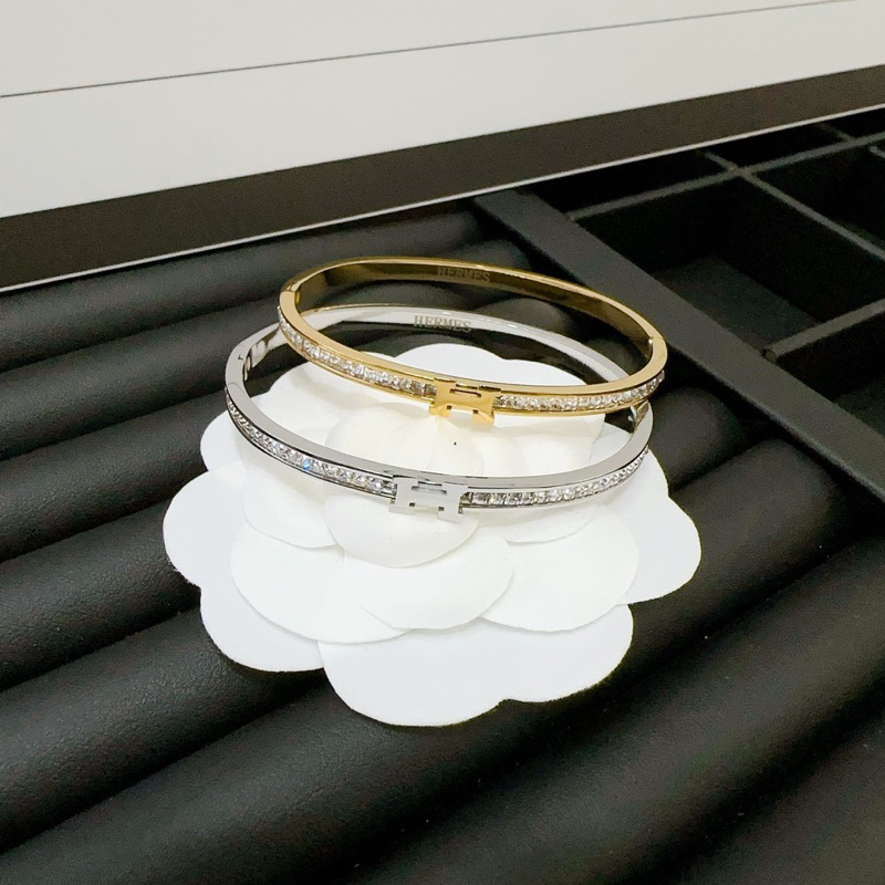 Lắc tay,vòng tay titan đính đá