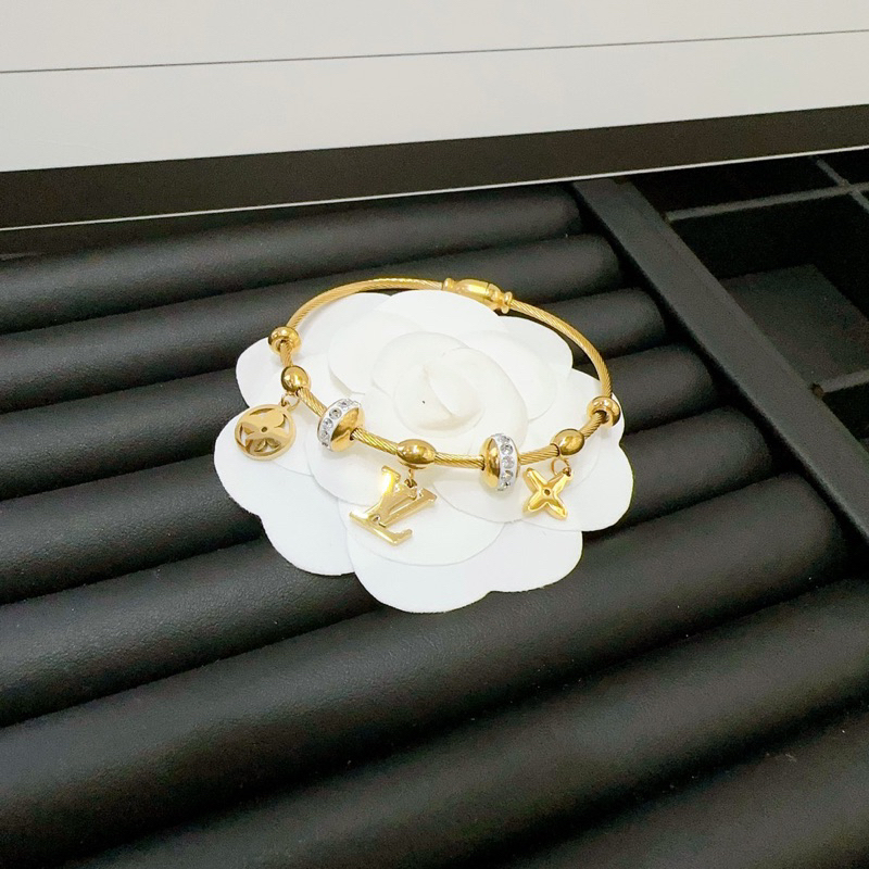 Lắc tay,vòng tay titan đính đá