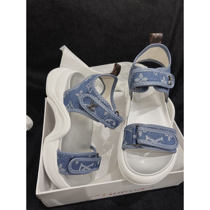 Sandal LV hoạ tiết về 2 mầu- Hàng QC fullbox- kèm video thật