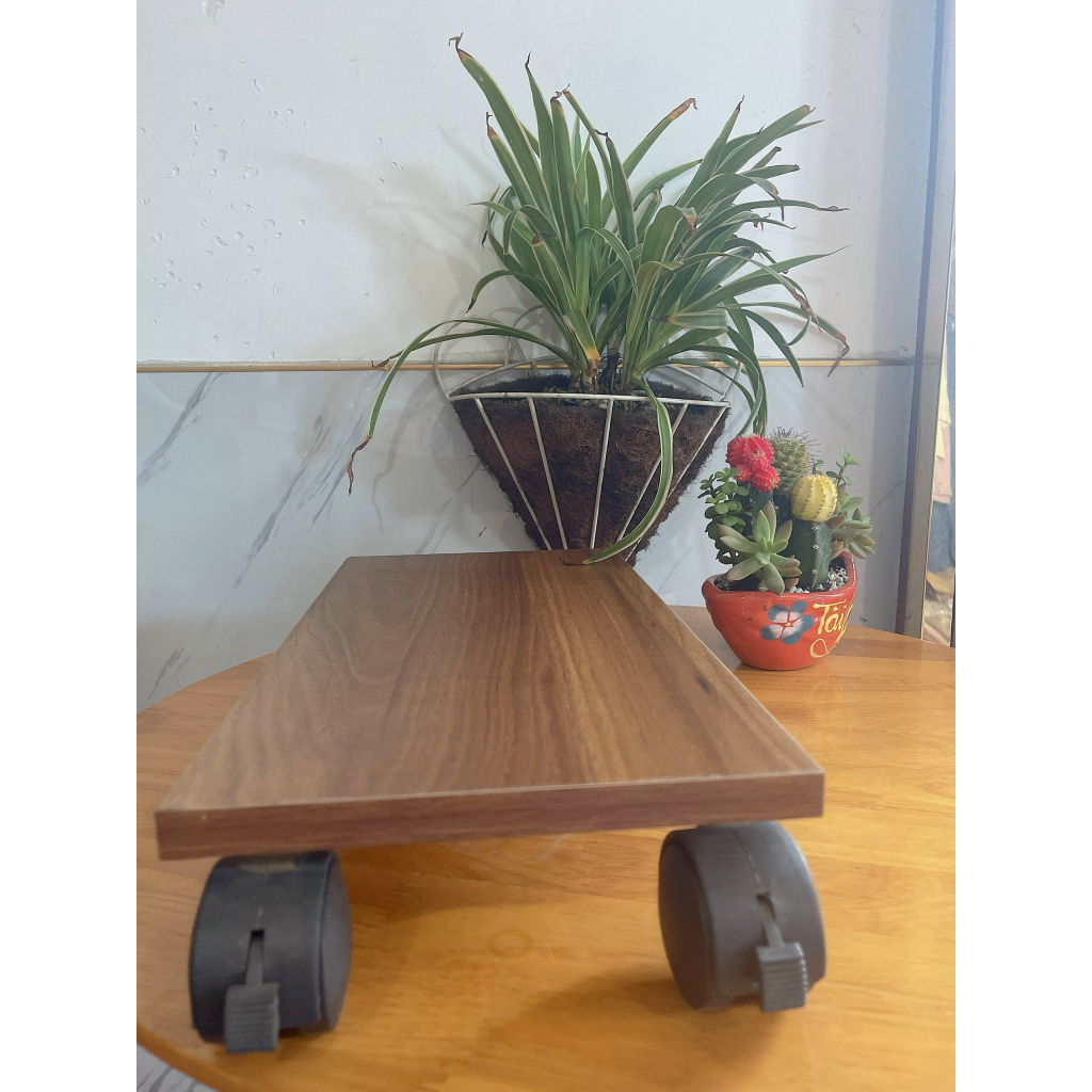 Kệ để máy vi tính/Thùng CPU có 04 bánh xe di chuyển