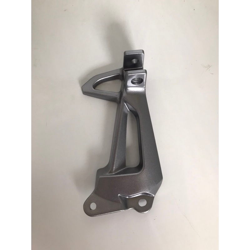 Bách gác chân sirius bên trái  Bách nhôm si bên trái Bách gác chân Si bên trái