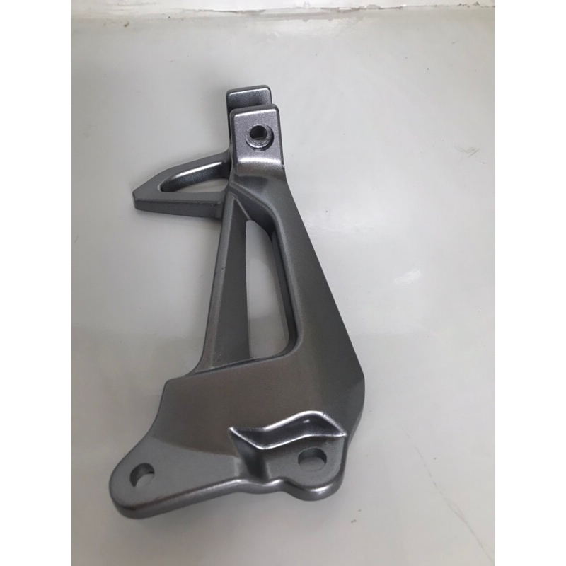 Bách gác chân sirius bên trái  Bách nhôm si bên trái Bách gác chân Si bên trái