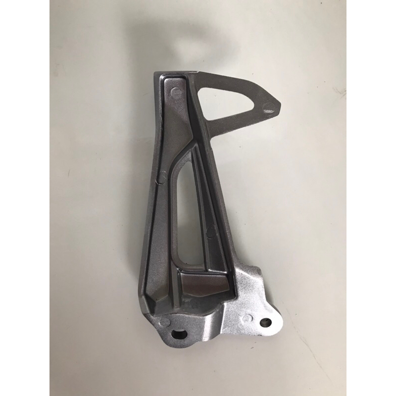 Bách gác chân sirius bên trái  Bách nhôm si bên trái Bách gác chân Si bên trái