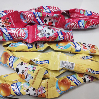 Kẹo Mút Alpenliebe Vị Sữa Caramel Và Dâu Kem