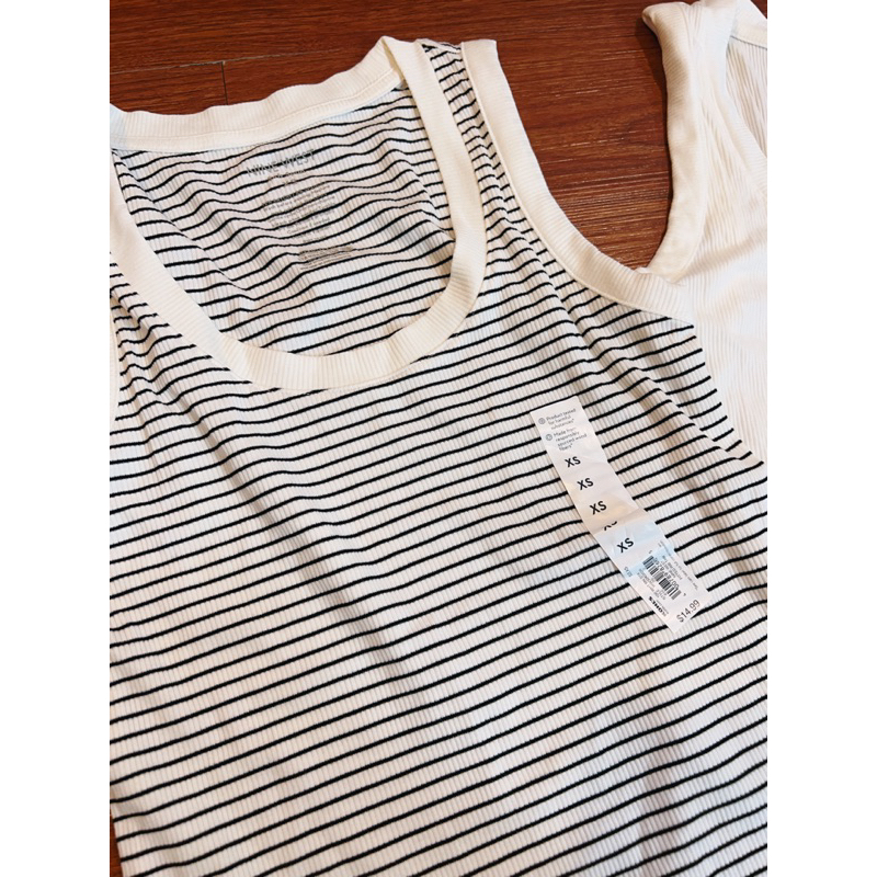 Áo sát nách 2 màu trắng trơn và kẻ dư xin cho mẹ, chất đẹp, phối đồ sang