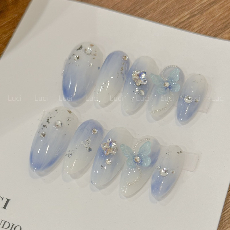 Nailbox thiết kế L049 y2k màu xanh gắn đá charm ombre luci.nailbox