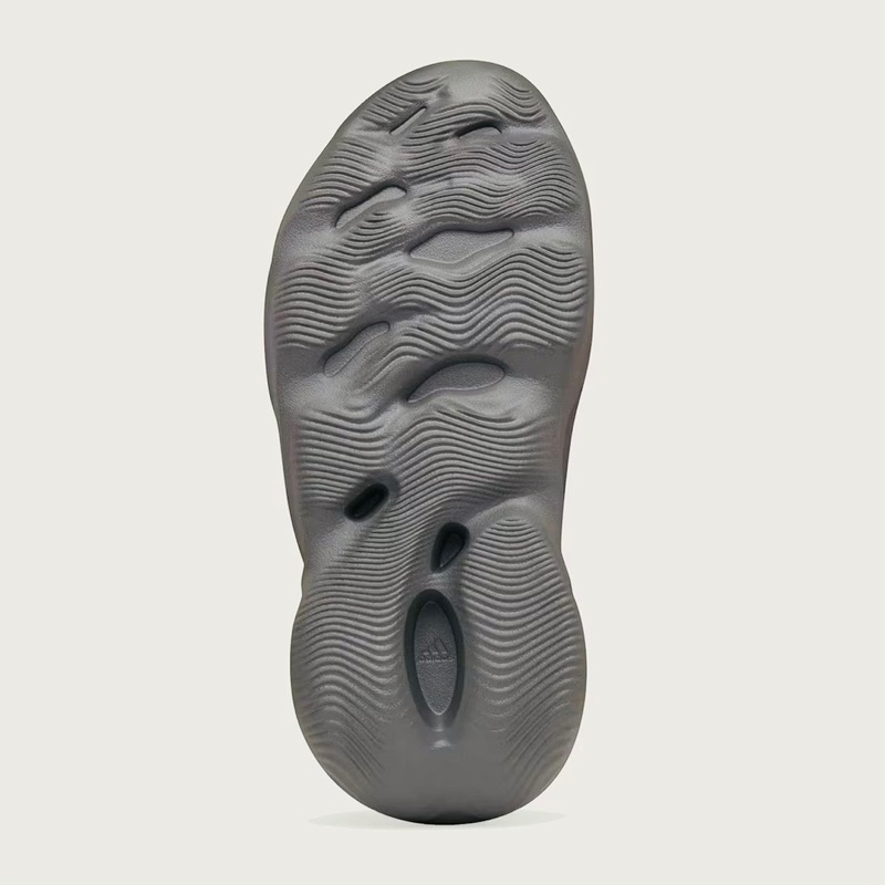 'Giày Cổ Thấp' adidas Yeezy Foam RNNR Carbon