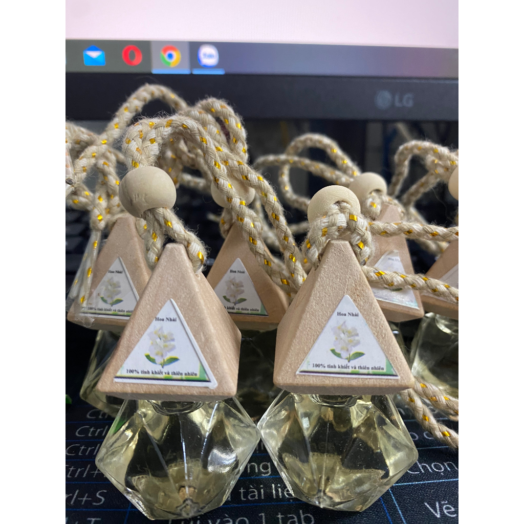 Tinh dầu treo xe Linh Anh Car nhiều mùi thơm dễ chịu