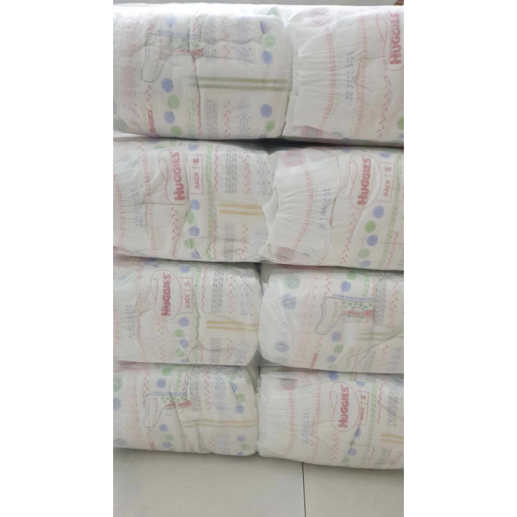 100 miếng tã dán sơ sinh Huggies Platinum (3-5kg)