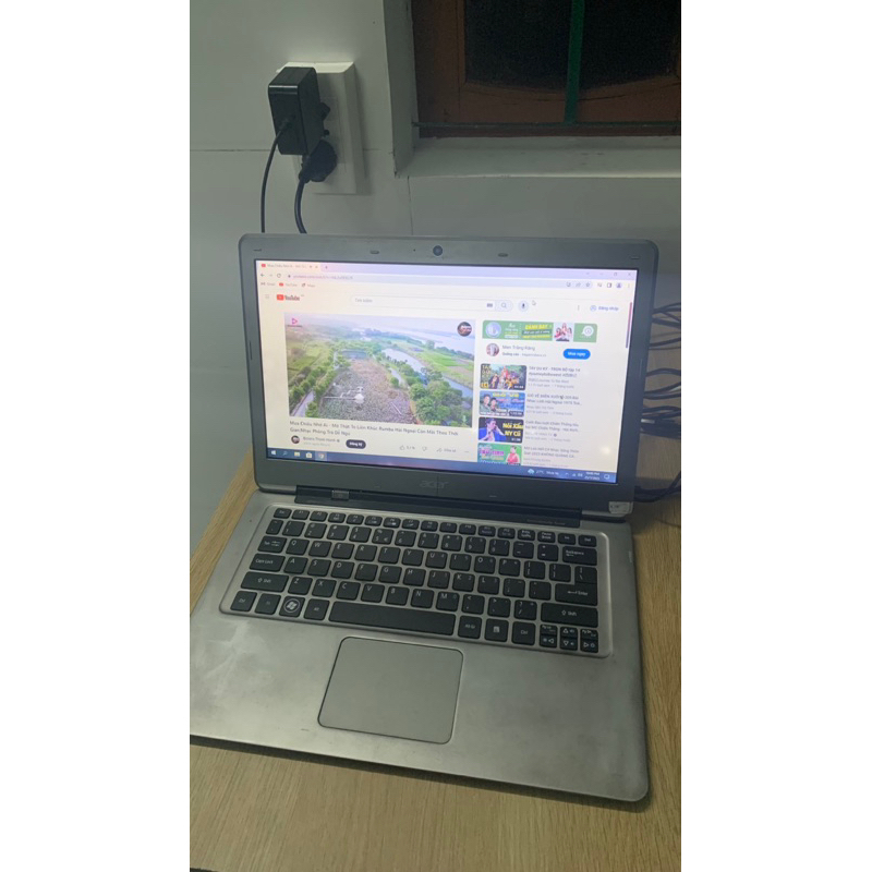 Laptop Acer cũ mini siêu mỏng