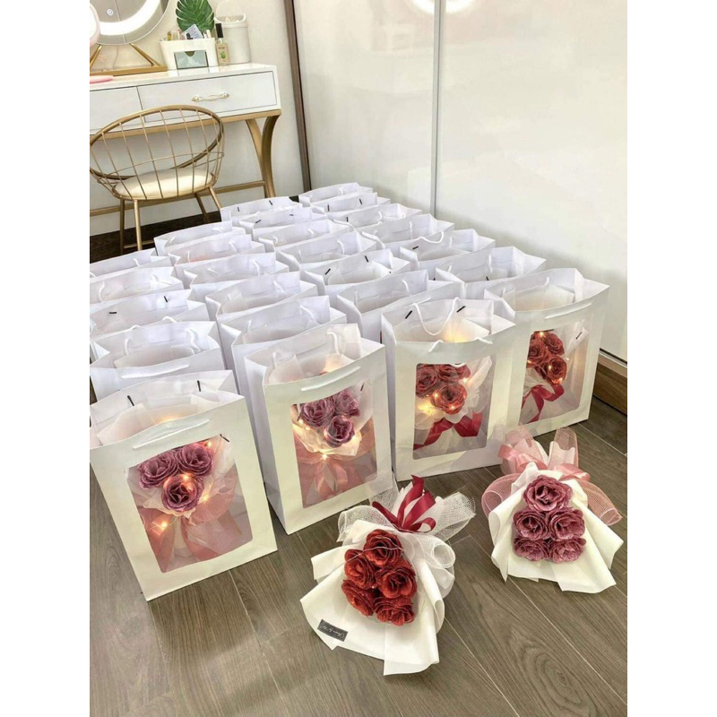 BÓ HOA NHŨ 5 BÔNG