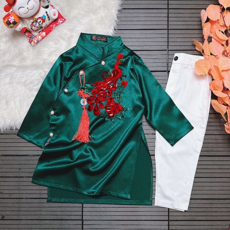 Áo dài cách tân hình thiu