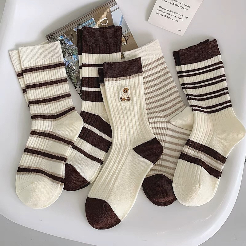 Set 5 Đôi Tất Dệt Kim Cổ Cao Kẻ Thêu Hình Phong Cách Trẻ Trung Năng Động Mẫu tt16