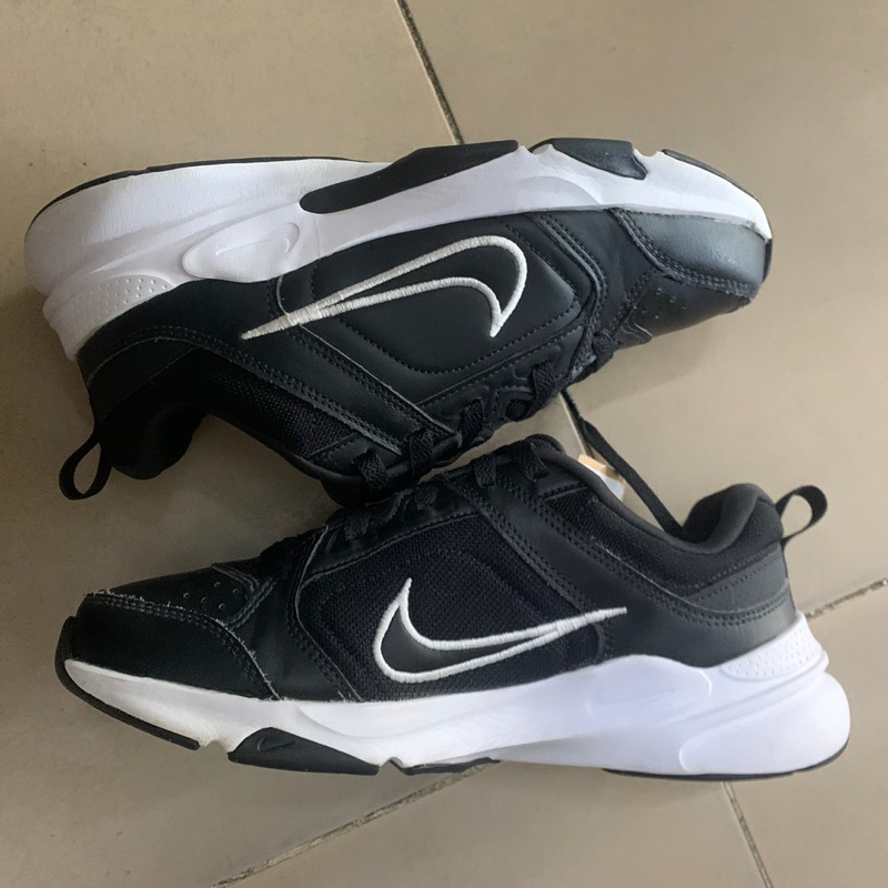 Giày chính hãng đã qua sử dụng