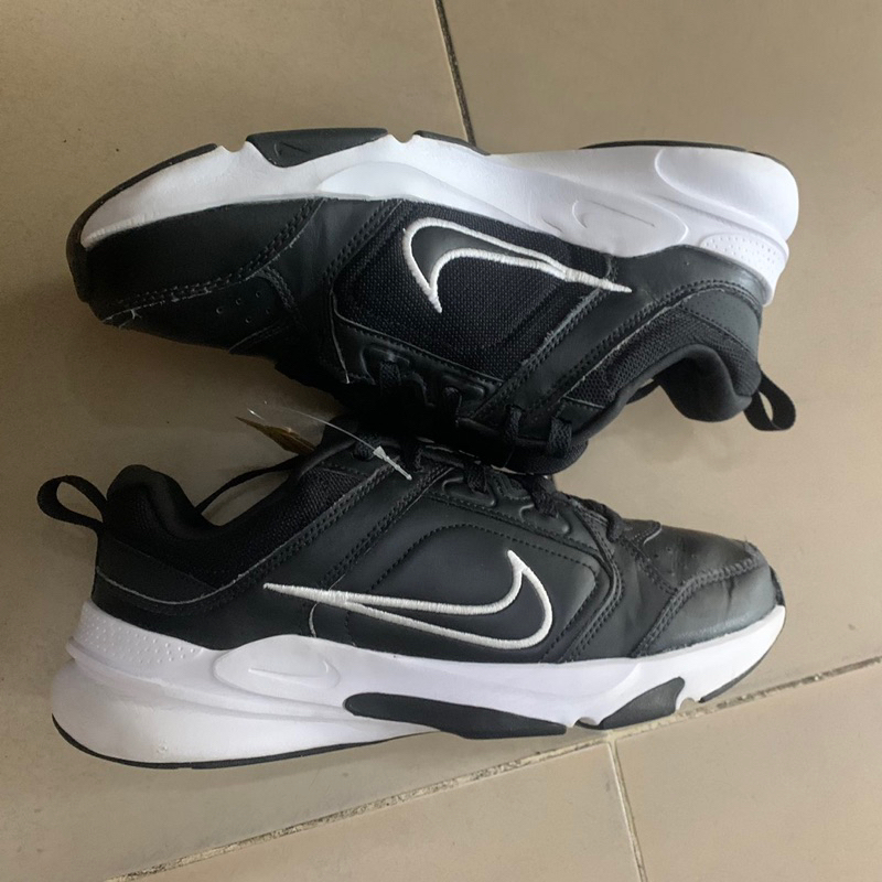 Giày chính hãng đã qua sử dụng