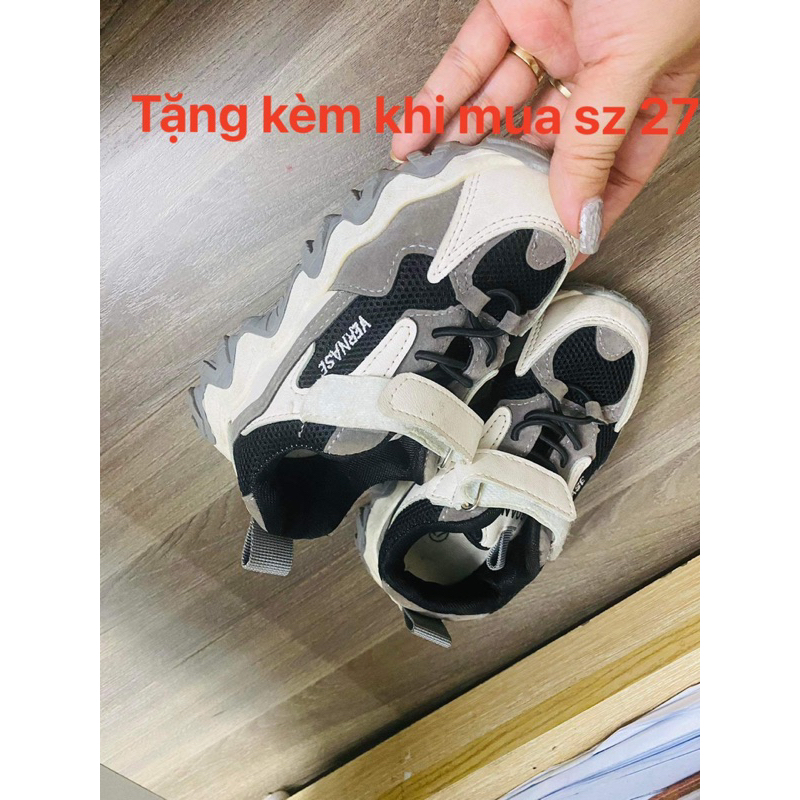 Giày hàng pass cho bé size ghi ở ảnh