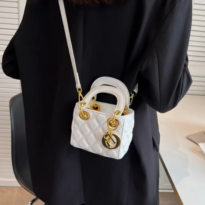 Túi xách nữ mini đeo chéo hai quai xách tay da thêu kèm móc khóa các chữ cái DC0167