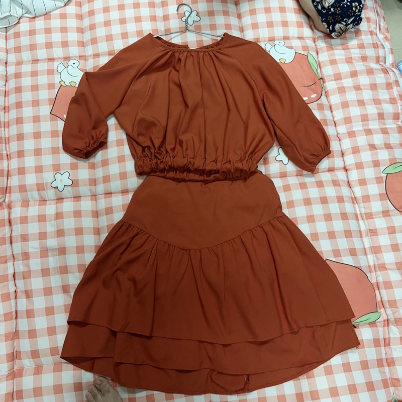 Sét rời chân váy tiểu thư, áo tay phồng xinh xắn,màu cam đất